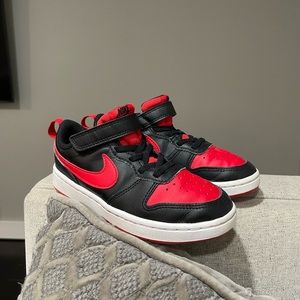 Nike Boys Court Borough Low 2 Size 1Y